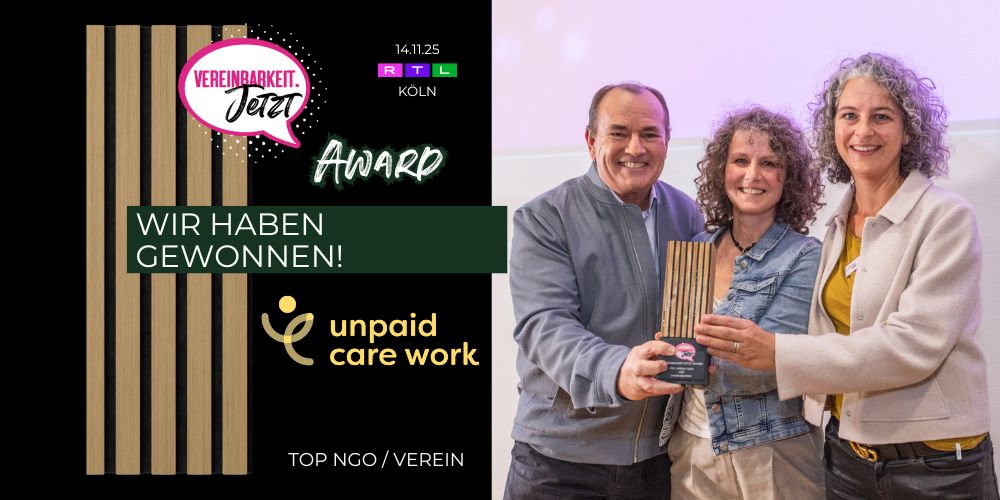 Wolfram Kons &uuml;berreicht Franziska B&uuml;schelberger und Katrin Fuchs den Vereinbarkeits.jetzt-Award